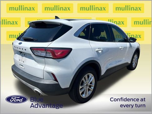 Used 2022 Ford Escape SE w/ Convenience Package FWD image 2