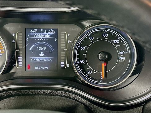 Used 2019 Jeep Cherokee Altitude image 12