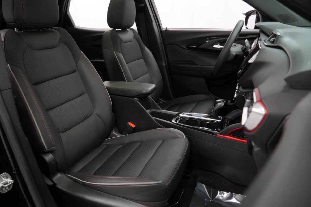 Used 2021 Chevrolet TrailBlazer RS w/ Sun and Liftgate Package AWD/4WD image 39