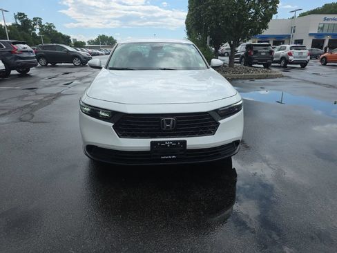 Certified 2023 Honda Accord LX image 2
