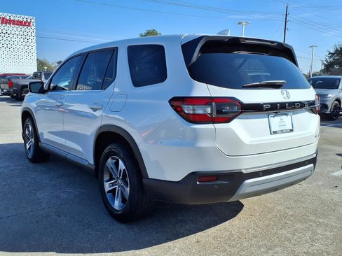 Certified 2025 Honda Pilot EX-L image 3