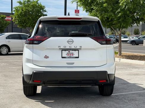 New 2026 Nissan Rogue SV FWD image 5