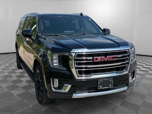 Used 2023 GMC Yukon XL SLT AWD/4WD image 7