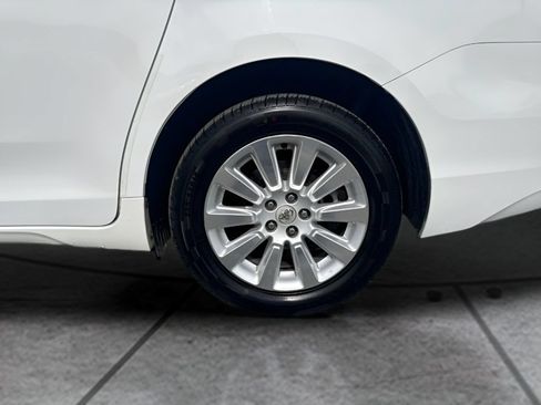 Used 2015 Toyota Sienna LE AWD/4WD image 27