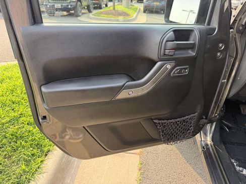 Used 2016 Jeep Wrangler Unlimited Sport w/ Quick Order Package 24S AWD/4WD image 30