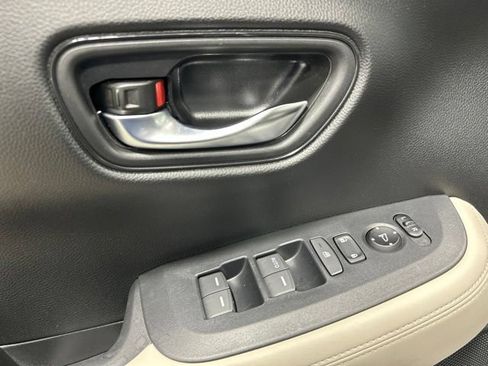 Certified 2024 Honda HR-V LX image 23