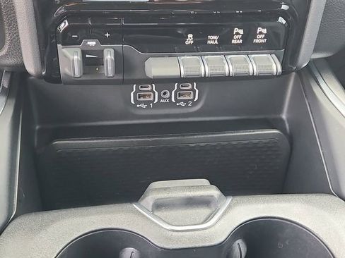 Used 2024 RAM 1500 Laramie AWD/4WD image 30