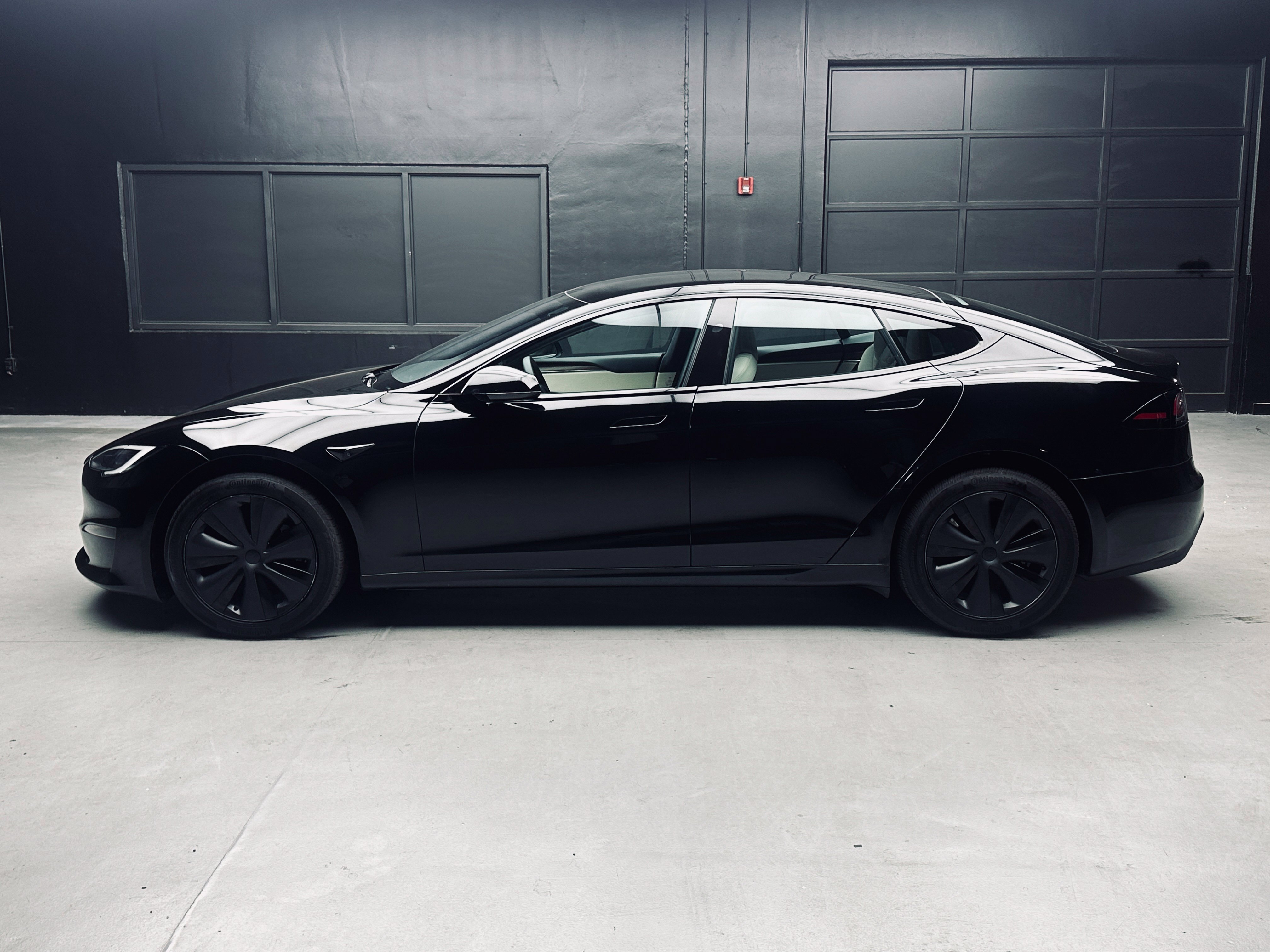 Used 2024 Tesla Model S AWD/4WD image 4