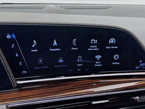 Used 2022 Cadillac Escalade Premium Luxury AWD/4WD image 17