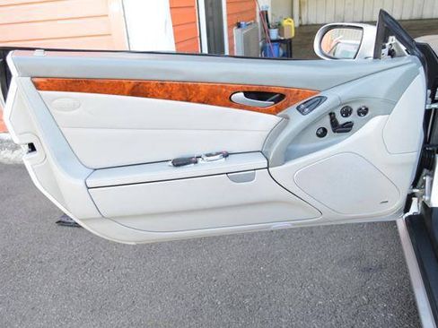 Used 2005 Mercedes-Benz SL 500 image 30