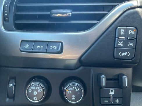 Used 2019 Chevrolet Tahoe Premier w/ Premier Plus Edition AWD/4WD image 22