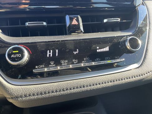 Used 2020 Toyota Corolla SE image 22