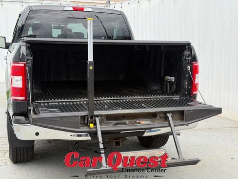 Used 2018 Ford F150 XLT w/ Equipment Group 302A Luxury AWD/4WD image 16