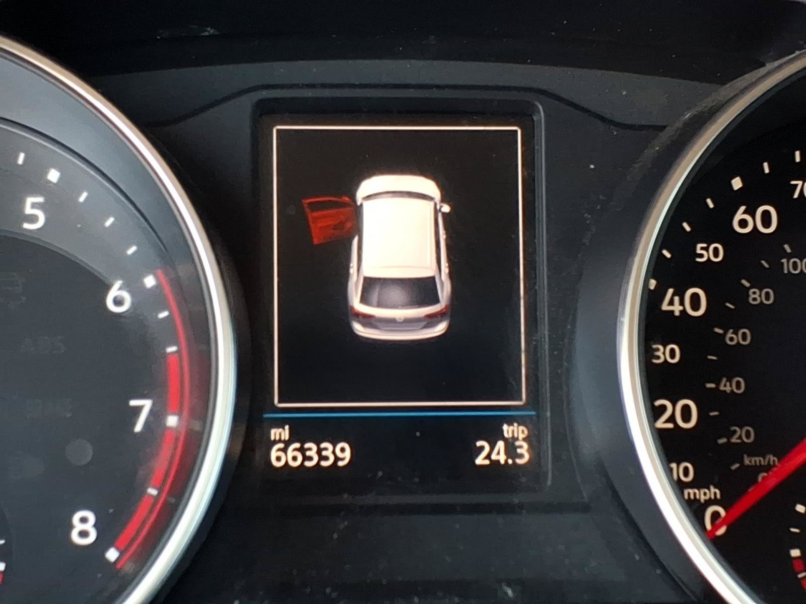 Used 2019 Volkswagen Tiguan SE FWD image 30