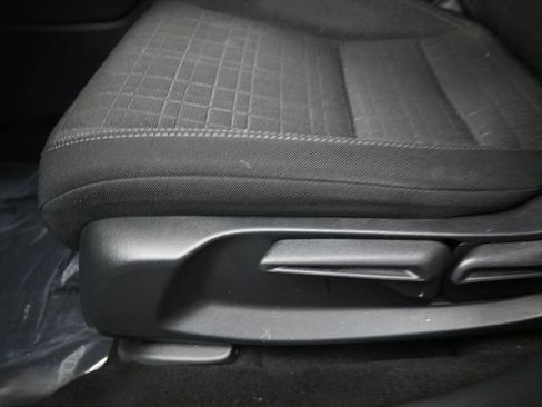 Used 2025 Honda HR-V LX image 12