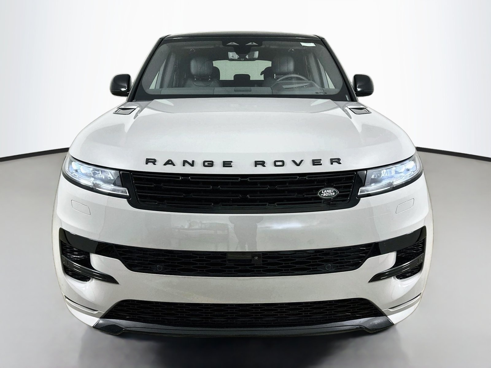 New 2027 Land Rover Range Rover Sport Dynamic SE AWD/4WD image 2