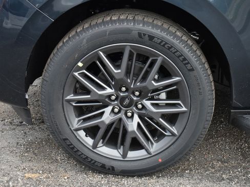 New 2026 Ford Expedition Max Platinum AWD/4WD image 18