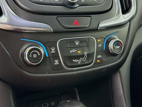 Used 2020 Chevrolet Equinox LT AWD/4WD image 22