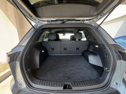 Used 2025 Chevrolet Equinox LT FWD image 32