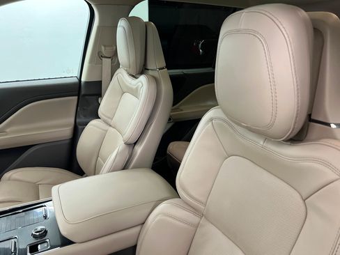 Used 2023 Lincoln Aviator Reserve w/ Equipment Group 201A AWD/4WD image 17