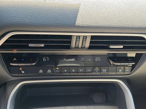 Certified 2024 MAZDA CX-90 Plug-In Hybrid w/ Preferred AWD/4WD image 19