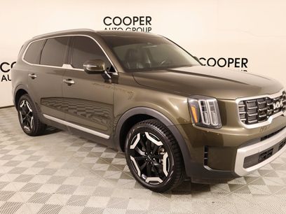 Used 2023 Kia Telluride S w/ S Sunroof Package