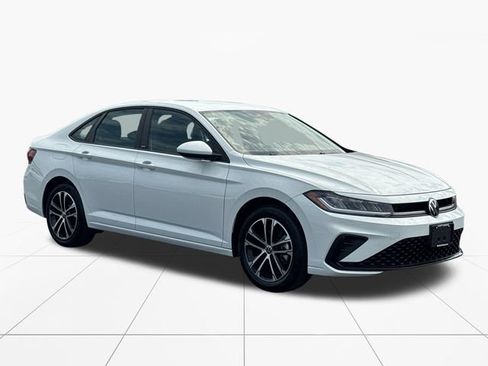 Used 2025 Volkswagen Jetta Sport FWD image 8