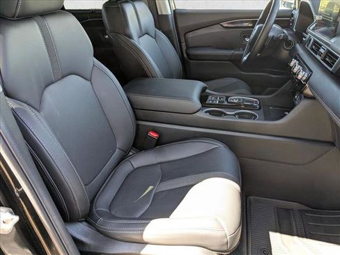 Used 2025 Honda Pilot Touring image 20