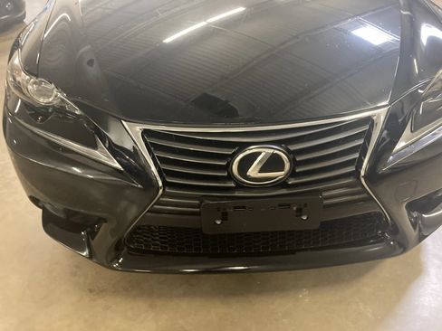 Used 2016 Lexus IS 200t RWD image 10