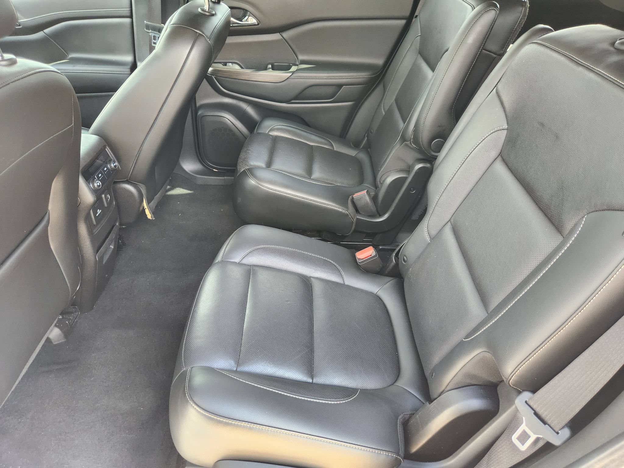 Used 2019 GMC Acadia SLT FWD image 32