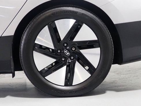 Used 2025 Hyundai Ioniq 6 SE RWD image 39