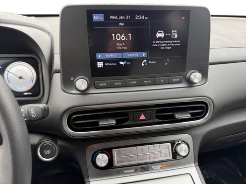 Used 2023 Hyundai Kona SE w/ Cargo Package image 12