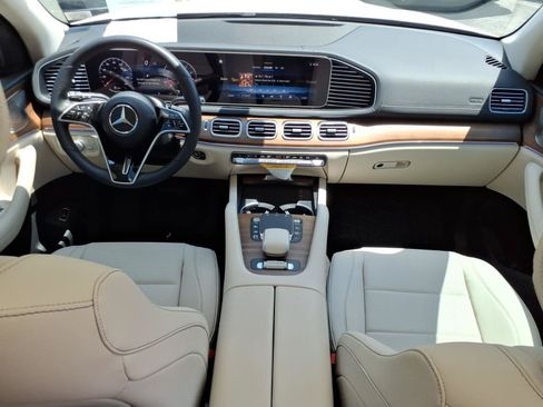 Used 2026 Mercedes-Benz GLS 450 4MATIC image 30
