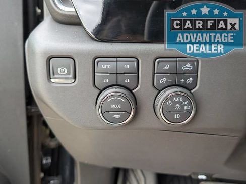Used 2024 Chevrolet Silverado 1500 LT Trail Boss w/ LT Trail Boss Premium Package AWD/4WD image 17