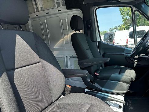 New 2025 Mercedes-Benz Sprinter 2500 image 6