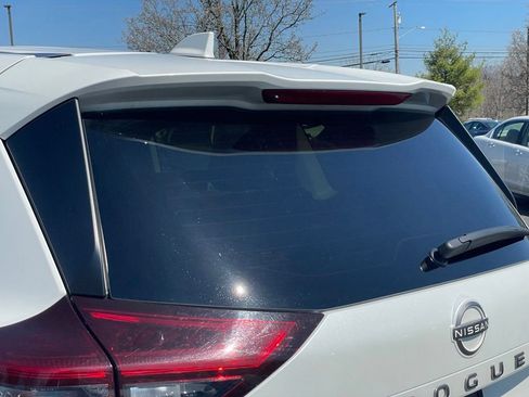 Certified 2024 Nissan Rogue SV w/ SV Premium Package AWD/4WD image 32