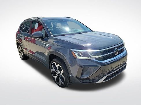 Used 2022 Volkswagen Taos SEL w/ Panoramic Sunroof Package image 7
