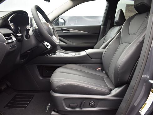 Used 2026 INFINITI QX60 Pure w/ Cargo Package image 12