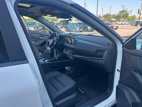 Certified 2023 Nissan Rogue SV w/ SV Premium B Package AWD/4WD image 30