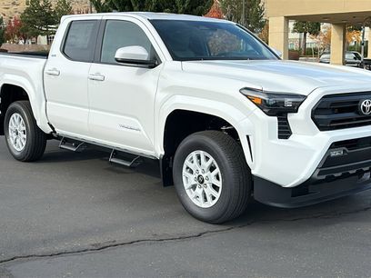 New 2025 Toyota Tacoma SR5
