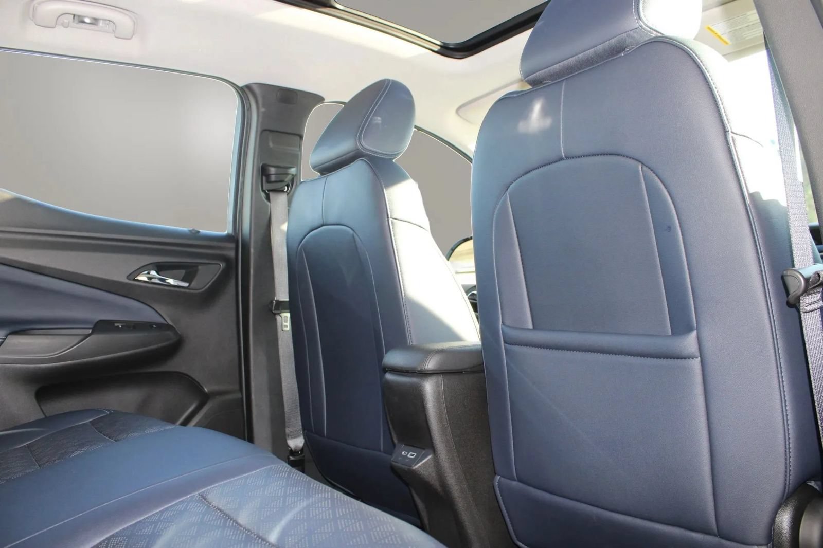 Used 2022 Chevrolet Bolt EUV Premier w/ Launch Edition FWD image 15