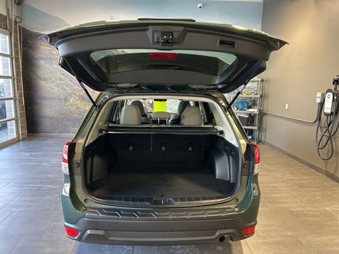 Used 2023 Subaru Forester Premium image 29