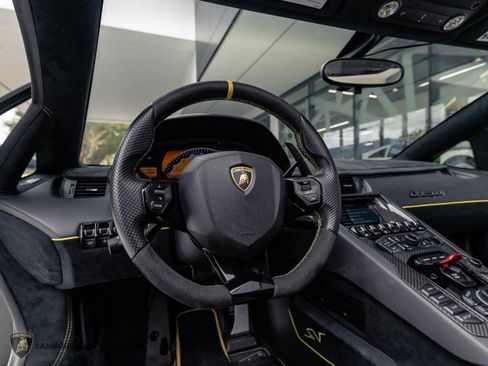 Used 2017 Lamborghini Aventador LP 750-4 Superveloce image 23