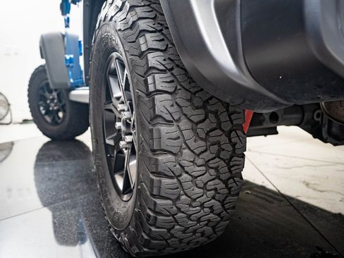 Used 2024 Jeep Wrangler Unlimited image 41