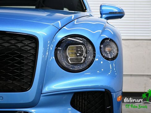 Used 2025 Bentley Flying Spur Plug-In Hybrid image 16