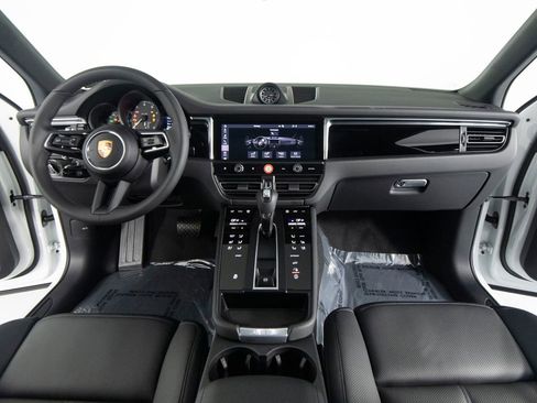 New 2026 Porsche Macan AWD/4WD image 31