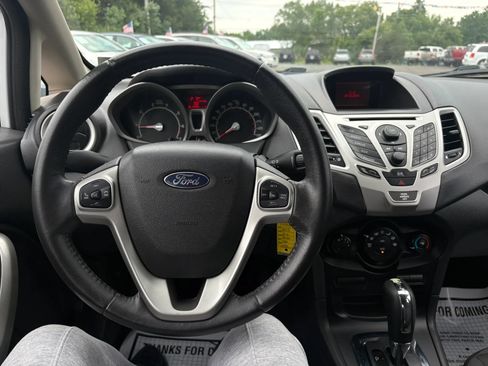Used 2013 Ford Fiesta SE FWD image 28