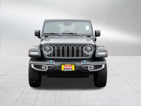Used 2024 Jeep Wrangler Sahara AWD/4WD image 2
