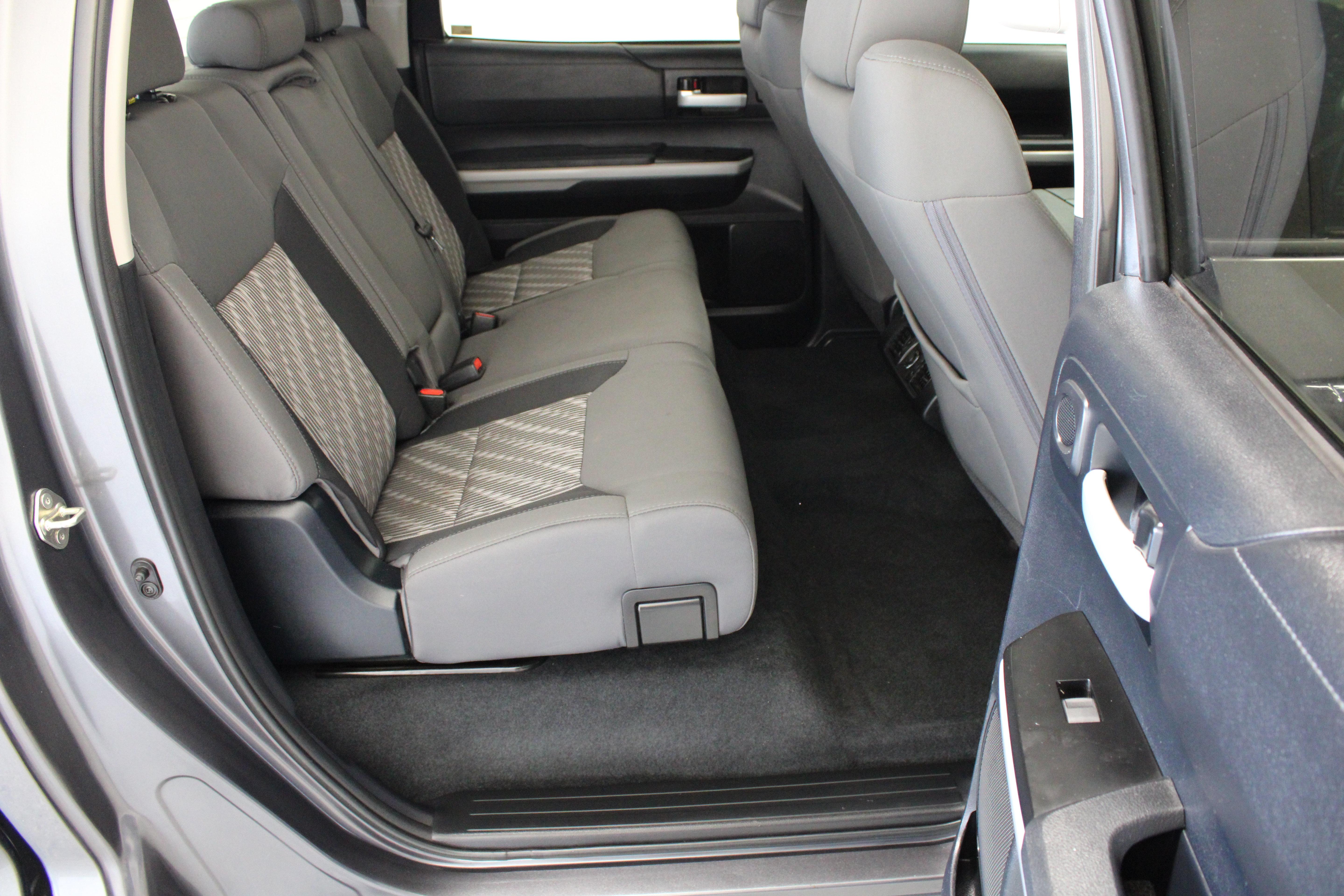 Used 2018 Toyota Tundra SR5 RWD image 31