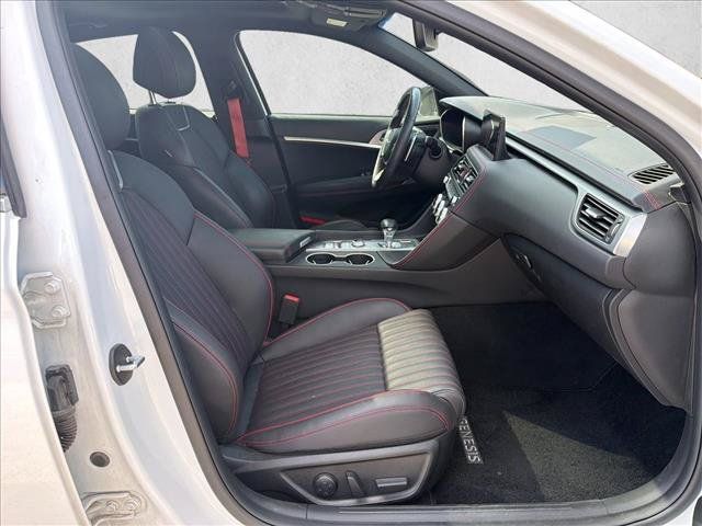 Used 2023 Genesis G70 2.0T w/ Sport Prestige Package RWD image 27